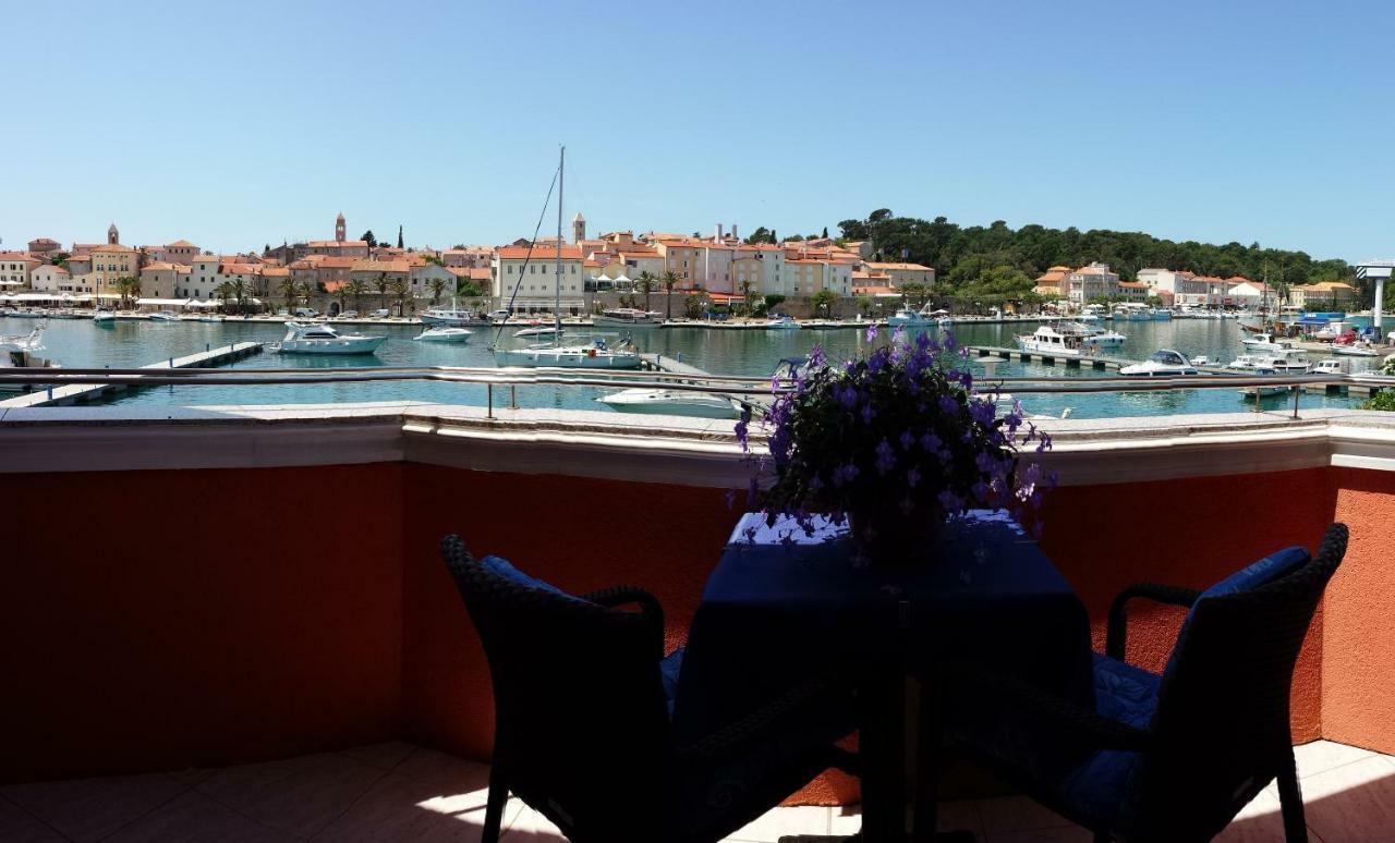 Vila "Mare" Banjol Extérieur photo