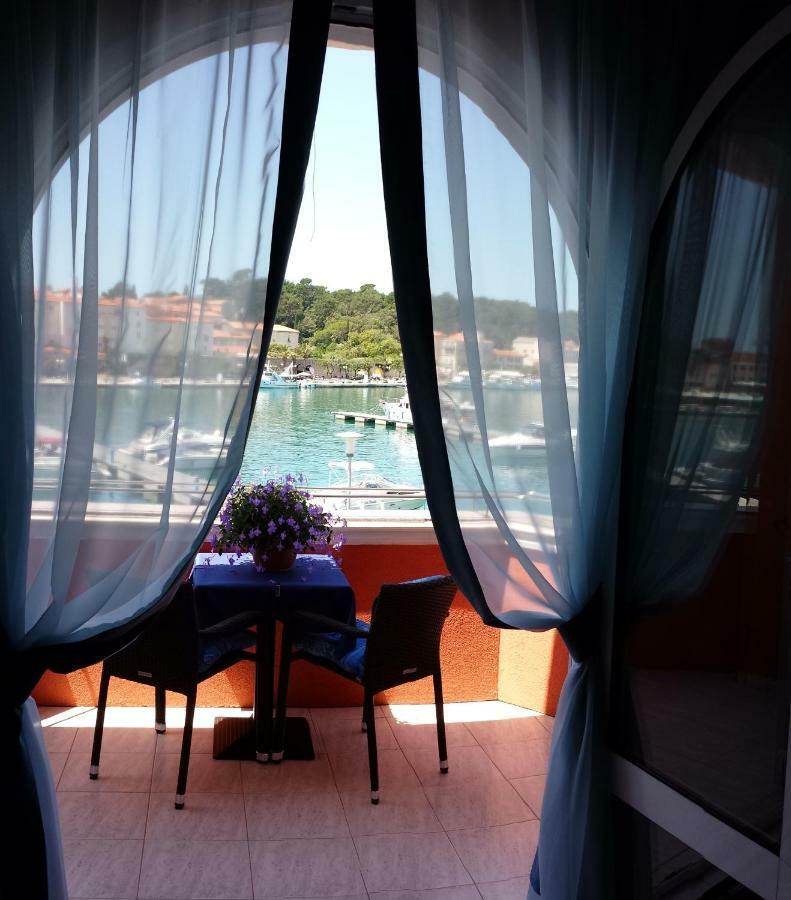 Vila "Mare" Banjol Extérieur photo