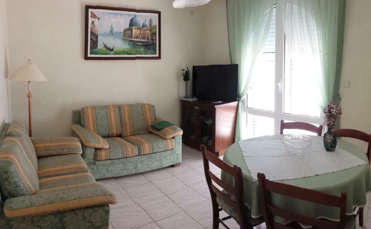 Vila "Mare" Banjol Extérieur photo